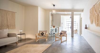 Casa Lumos - Minimalist Comfort Suites in Centro Historico