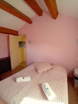 3 chambres, bureau, lit parapluie, Wi-Fi
