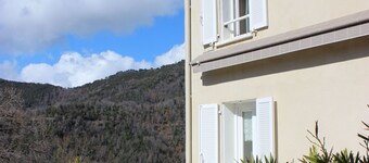 House in the heart of the maquis in Milaria, river 10min away, beaches 20min away.