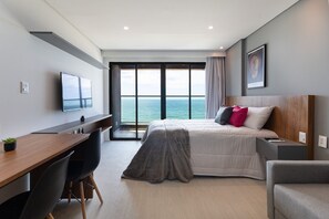 Free WiFi, bed sheets - Art Studio Housi Salvador by Carpediem (Salvador)