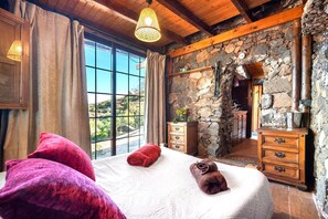 House - Holiday Home in Tenerife With Private Garden (Santa Ursula)