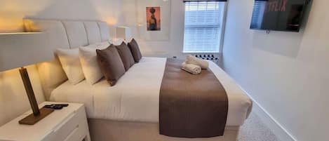 2 habitaciones, tabla de planchar con plancha, wifi y ropa de cama
