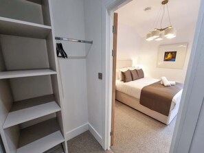 2 bedrooms, desk, iron/ironing board, travel cot