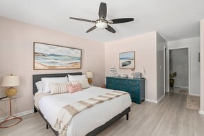 4 Schlafzimmer, Schreibtisch, Bügeleisen/Bügelbrett, WLAN