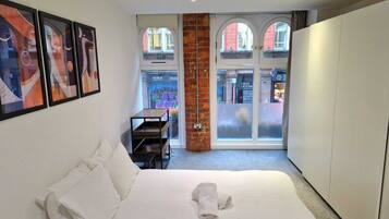 1 bedroom, iron/ironing board, travel cot, WiFi