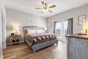 华丽公寓式客房, 1 间卧室, 山景 | 特色装修、特色家居、熨斗/熨衣板、免费 WiFi