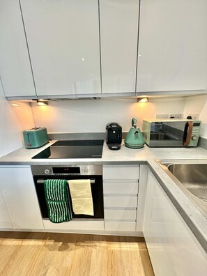 Fridge, microwave, oven, stovetop