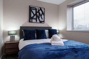 1 habitación, tabla de planchar con plancha, wifi y ropa de cama 