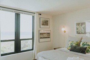 2 bedrooms, iron/ironing board, travel cot, WiFi - The Spoleto by Mira-Mar (Wrightsville Beach)