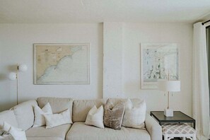 Televisión y oficina 