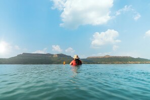 Una piscina cubierta