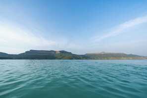 Una piscina cubierta
