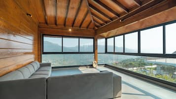 Luxury Villa | 6 bedrooms, free WiFi