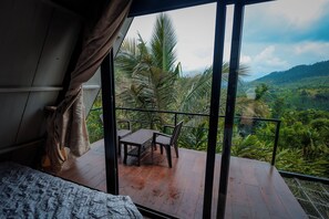 ChaumiĂšre, balcon, vue sur le jardin | Balcon
