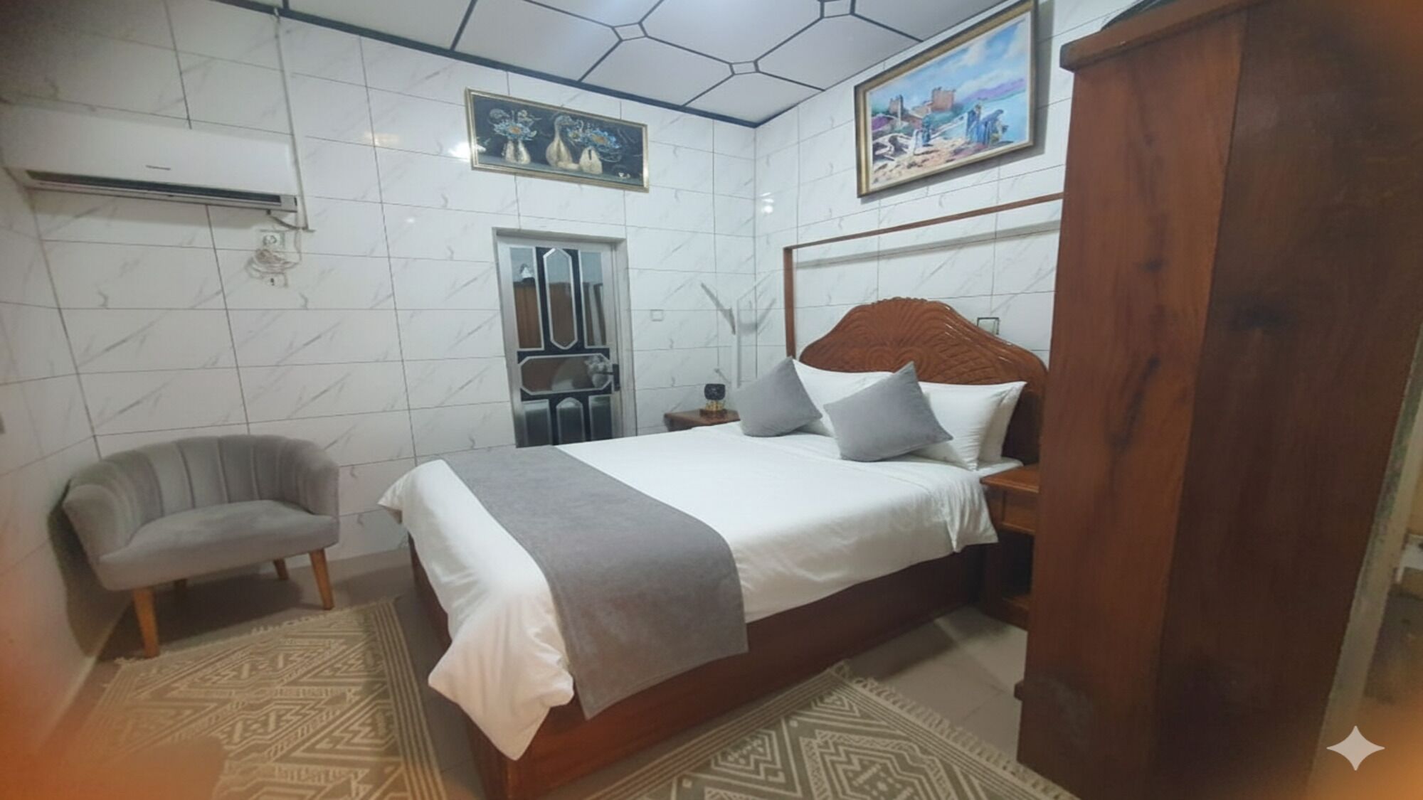 2 bedrooms, iron/ironing board, bed sheets