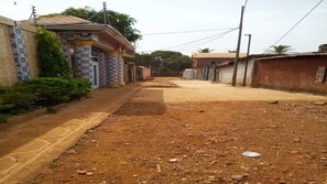 Property grounds - Adorable annex for a quiet stay (Conakry)