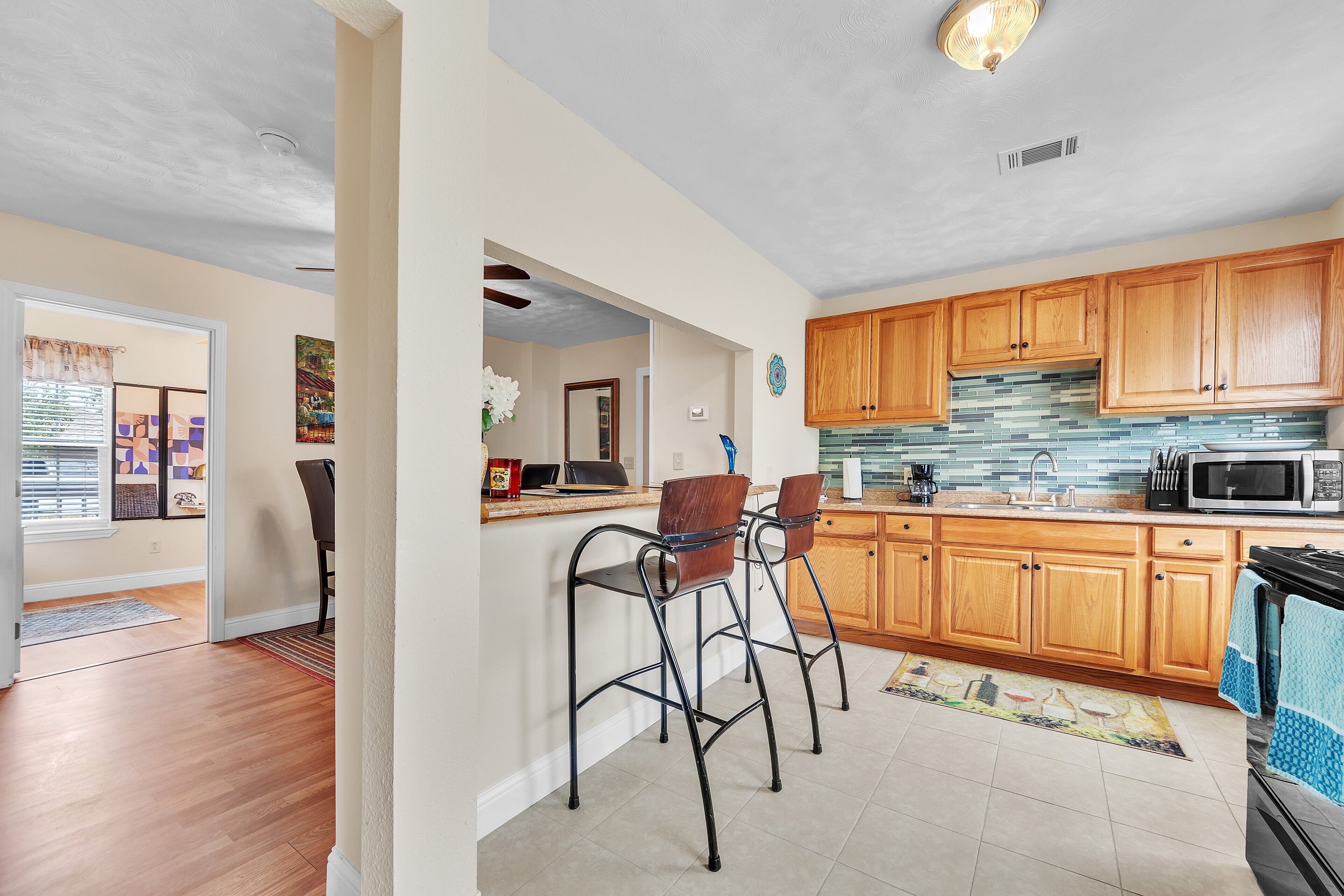 House, 3 Bedrooms | Private kitchen | Fridge, oven, coffee/tea maker