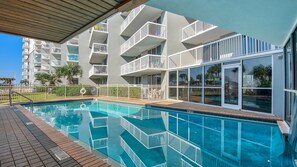 Appart'hĂŽtel, 2 chambres | Piscine