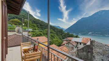 Villa (3 Bedrooms) | Blick auf den See
