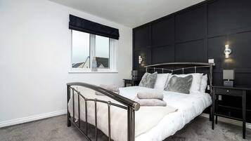 3 makuuhuonetta, silitysrauta/-lauta, Wi-Fi, vuodevaatteet