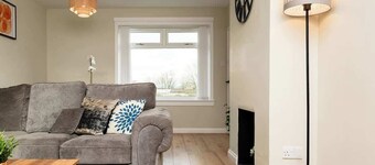 3 Bed House with Driveway- by Holiday Homes