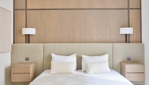 4 bedrooms, desk, iron/ironing board, free WiFi - PARISIAN LUX - NESTLED BETWEEN LA MADELEINE & THE OPÉRA GARNIER - RUE VIGNON (Paris)