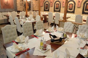 Room, 1 Bedroom, Smoking, City View | Dining room - Room in B&B - Hotel Tomce Sofka Skopje - Triple Room (Skopje)