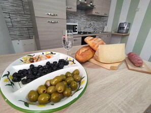 Fridge, microwave, oven, stovetop - House in Matrix (Barrafranca)