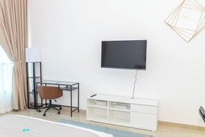 Television - Bloomfields Classic STU in Hydra Al Reem (Abu Dhabi)