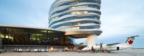 Spacious & Central | Hot Tub | AC | Sleep 12 |Yard