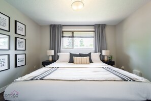 5 bedrooms, desk, iron/ironing board, travel cot