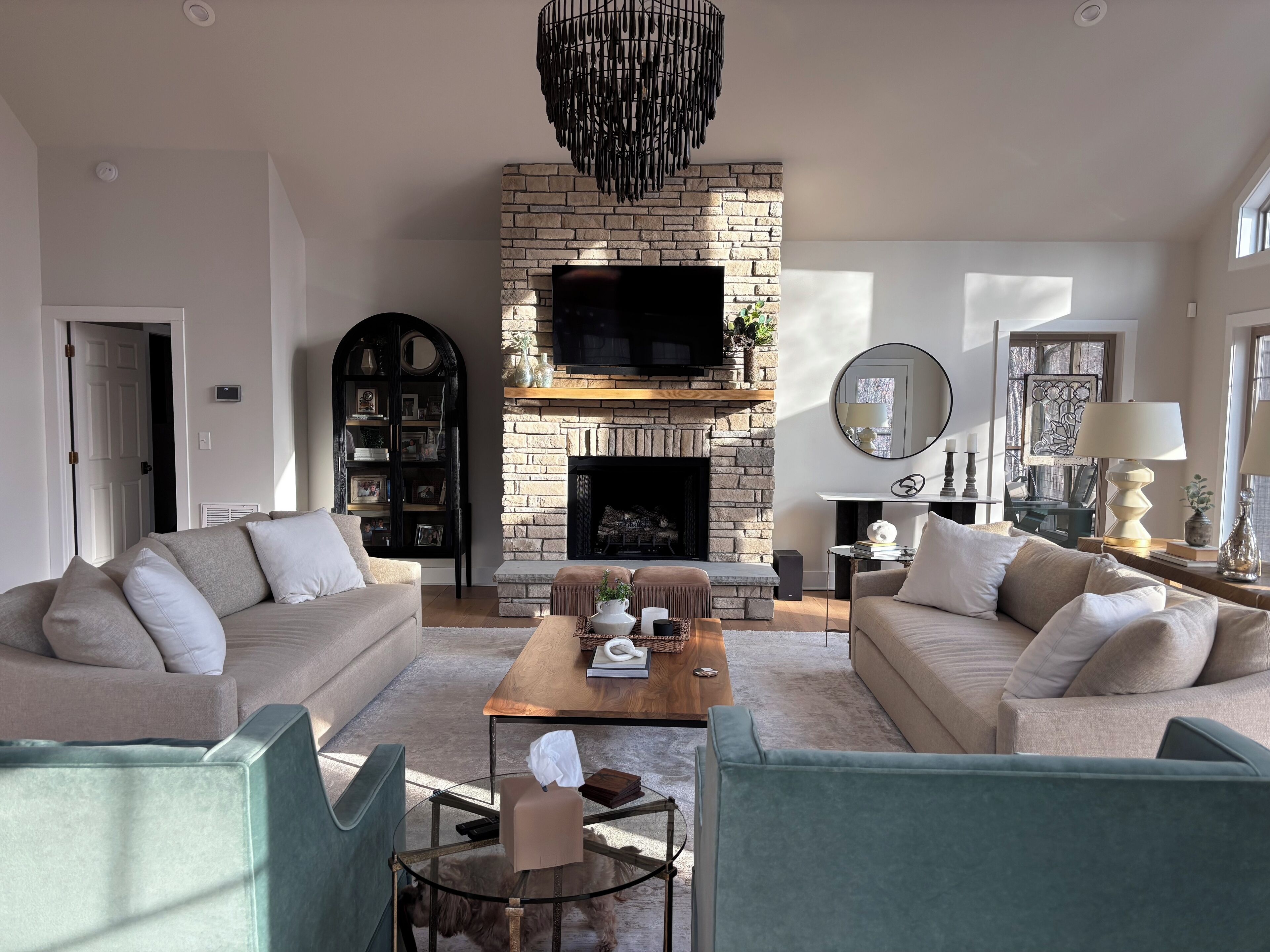 Smart TV, fireplace