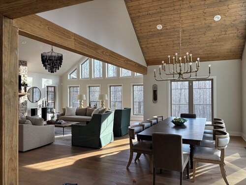  Luxury Retreat - Perfect for Weddings, Furniture Market Visits, and Relaxation