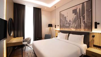 Egyptian cotton sheets, premium bedding, minibar, in-room safe