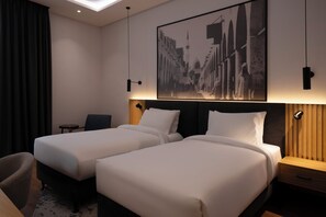 Egyptian cotton sheets, premium bedding, minibar, in-room safe - Radisson Hotel Madinah (Madinah)