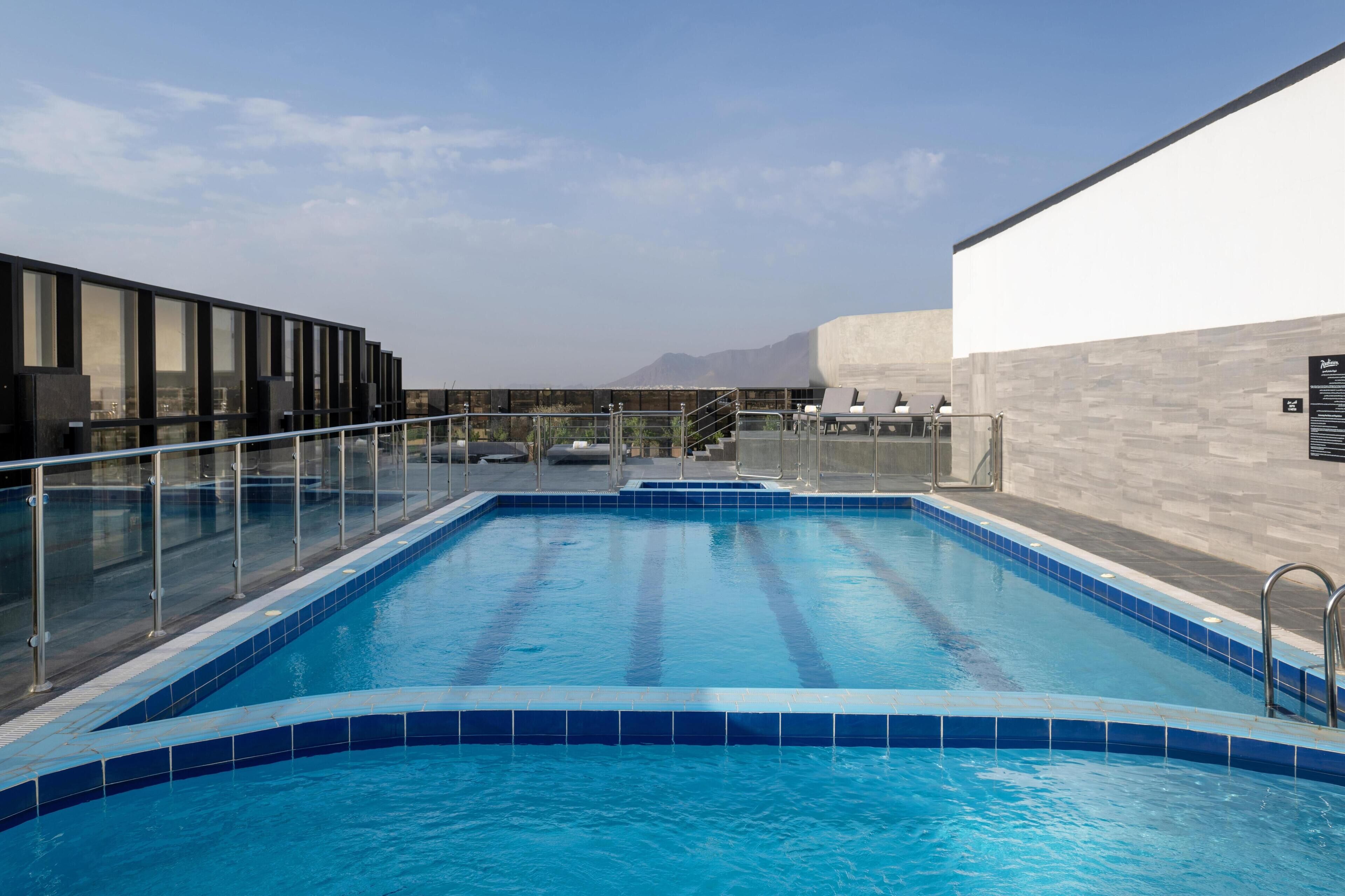 2 outdoor pools