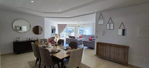 Apartment, 3 Bedrooms, Accessible, Smoking | Dining room