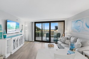 Smart TV - New Listing! Dazzling Beachfront 1Br, Walk out to Beach, Tropical Pool, Tram. (Miramar Beach)