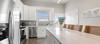 Sugarcane House•KING Beds•Near Sports Complex•Luxe