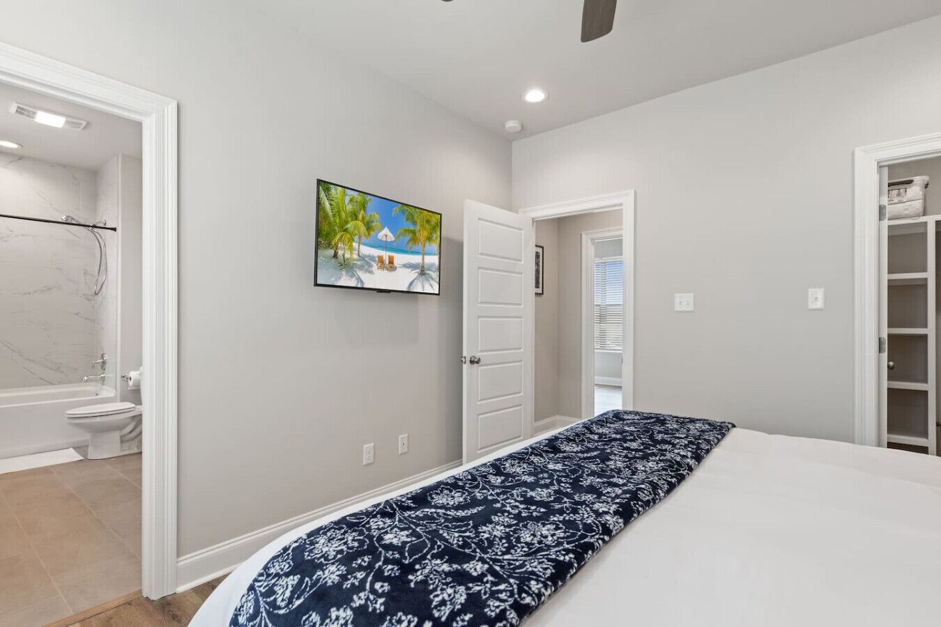 2 makuuhuonetta, työpöytä, silitysrauta/-lauta, Wi-Fi