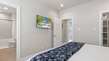 2 habitaciones, escritorio, tabla de planchar con plancha y wifi