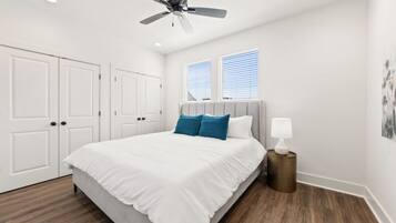 2 chambres, fer et planche à repasser, Wi-Fi, draps fournis