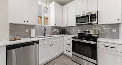 C'est Bon House•KING Bds•Luxury Amenities•Book Now