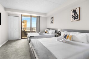 1 dormitorio, tabla de planchar con plancha, wifi y ropa de cama