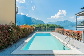 Piscina all'aperto
