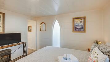 House (1 Bedroom) | Interior