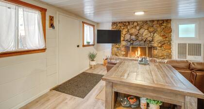 Walk to Beach: Dog-friendly Cabin in Glenbrook!