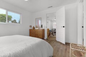 2 habitaciones, tabla de planchar con plancha, wifi y ropa de cama