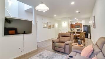 Apartment (3 Bedrooms) | Front of property