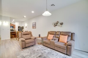 Apartment (3 Bedrooms) | Interior - 3 Mi to Downtown: Wfh-friendly ABQ Townhome! (Albuquerque)